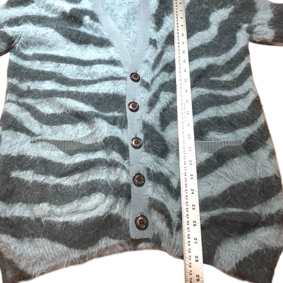 URBAN OUTFITTERS Fuzzy Tiger Print Button Front Cardigan Denim Blue & Charcoal L - Picture 7 of 9